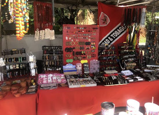 trinidad-and-tobago/edith-falls/shop/trini-on-de-lookout