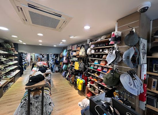 france/la-rochelle/grosse-horloge/shop/l-atelier-boutique-mode-urbain-lifestyle-vintage
