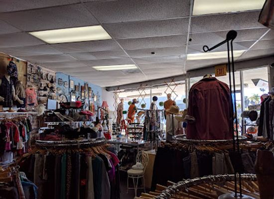 california/oceanside/shop/kit-n-caboodle-thrift-store