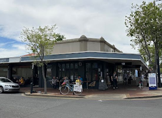 australia/adelaide/glenelg/shop/elegance-at-the-bay