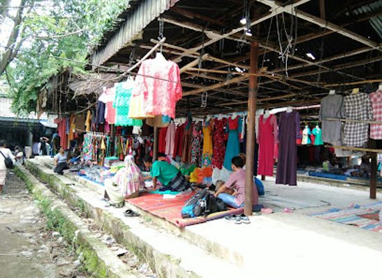 indonesia/bukit-lawang/shop/pajak-gotong-royong