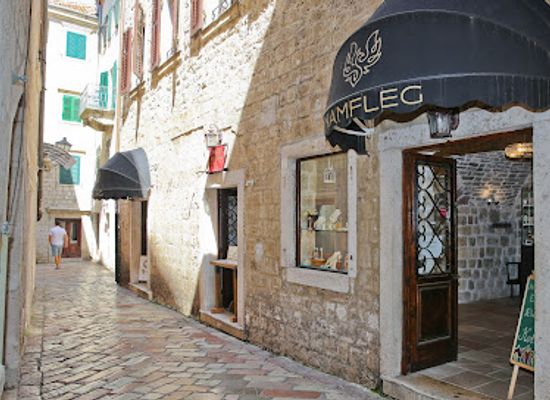 montenegro/kotor/shop/namfleg-kotor-nakit-i-satovi
