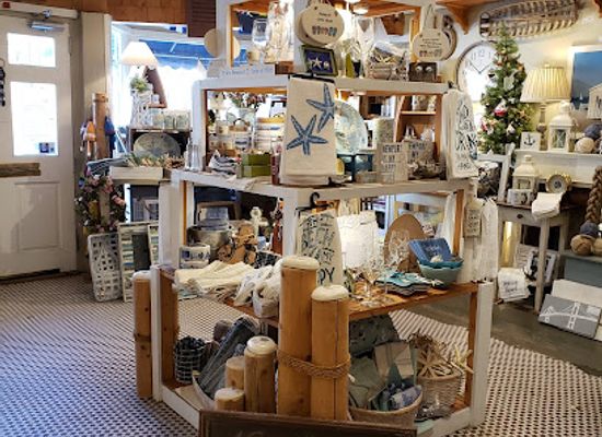 rhode-island/east-bay/shop/frazzleberries-newport-s-country-store
