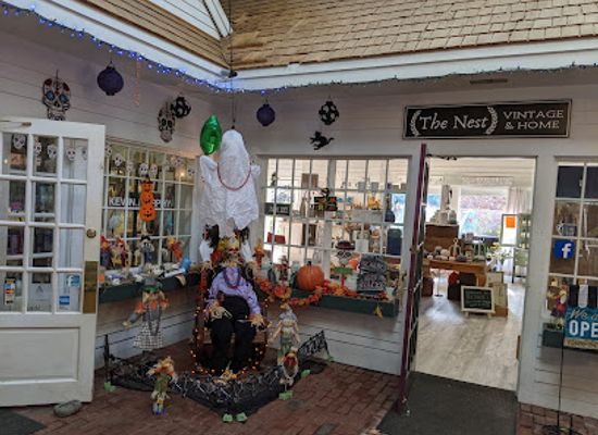 new-hampshire/lake-winnipesaukee/shop/mill-falls-marketplace