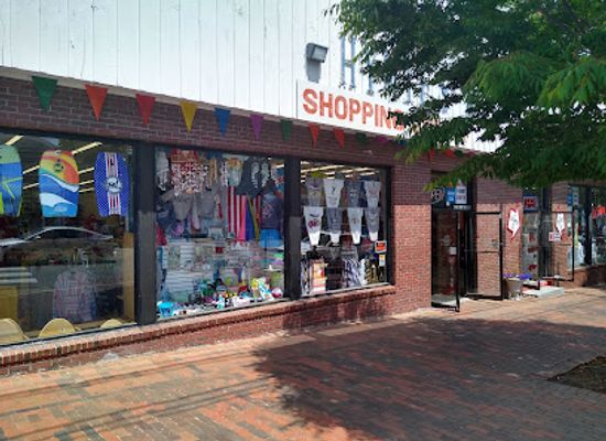 maine/old-orchard-beach/shop/hymie-s-shopping-center