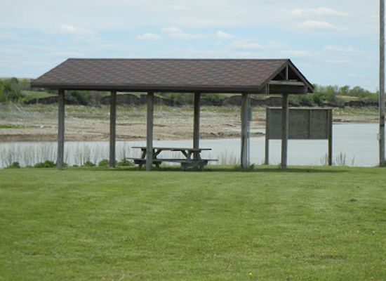 north-dakota/lake-sakakawea/shop/dakota-waters-resort