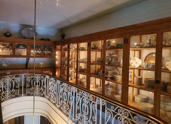 rhode-island/newport-cliff-walk/shop/the-newport-mansion-store-at-the-elms