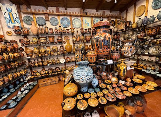 greece/mount-parnassus/shop/amphora-ceramics-gift-shop-8