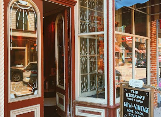 illinois/galena-historic-district/shop/the-hideaway-home-goods