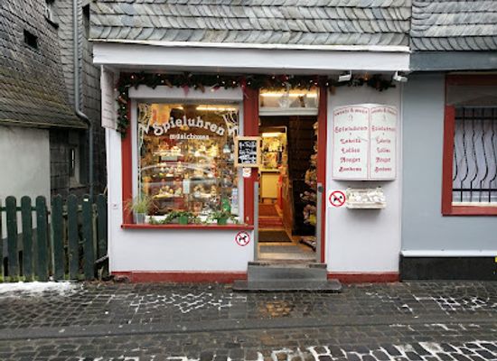 germany/monschau/shop/sweets-music