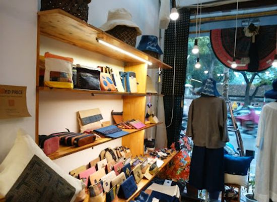 vietnam/hanoi/shop/indigo-store