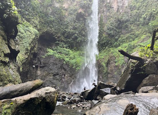 dominica/saint-andrew/shop/sari-sari-waterfall