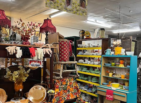 indiana/west-lafayette/shop/two-of-a-kind-antiques