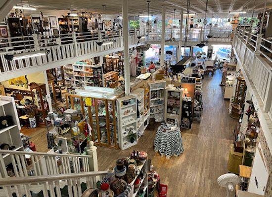 alabama/decatur/shop/bank-street-antiques