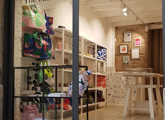 spain/catalonia/shop/the-hands