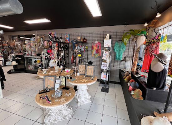 florida/treasure-coast/shop/isle-of-style-consignments-and-gifts-located-in-benjamin-s-studio-free-parking-while-shopping