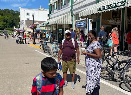 michigan/mackinac-island/shop/the-island-shop