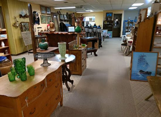 iowa/lake-okoboji/shop/okoboji-antique-mall