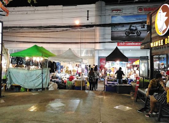 thailand/chiang-mai/wat-ket/shop/kad-klang-wiang