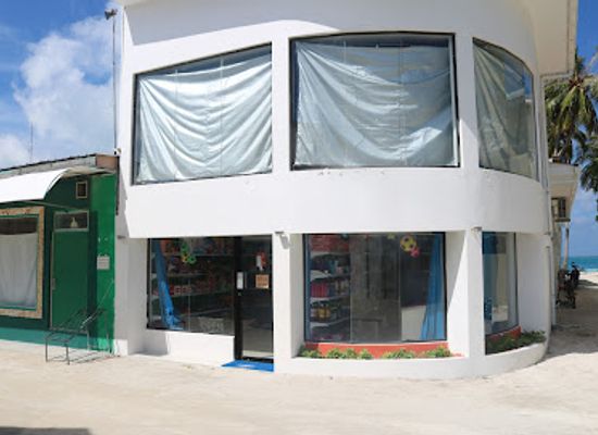 maldives/thulusdhoo/shop/six-a