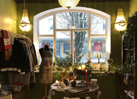 lithuania/anyksciai-treetop-walking-path/shop/madam-esme
