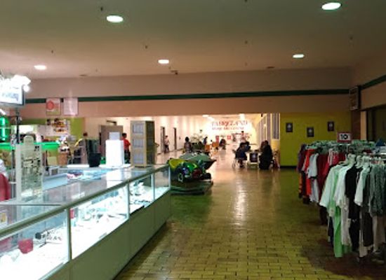 canada/golden-horseshoe/shop/galleria-shopping-centre