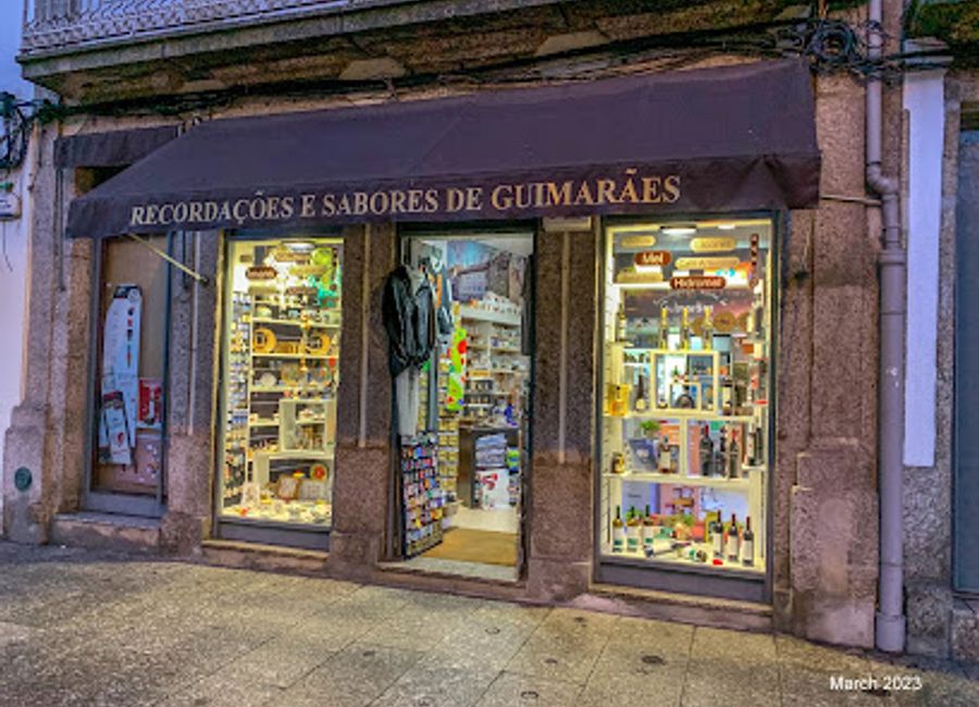 Explore Recordações e Sabores de Guimarães, your gateway to authentic Portuguese souvenirs and culinary delights in the heart of Guimarães.