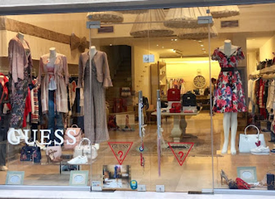 Explore the Vintage Boutique in Ioannina for a unique blend of modern and vintage women's fashion, perfect for every occasion.