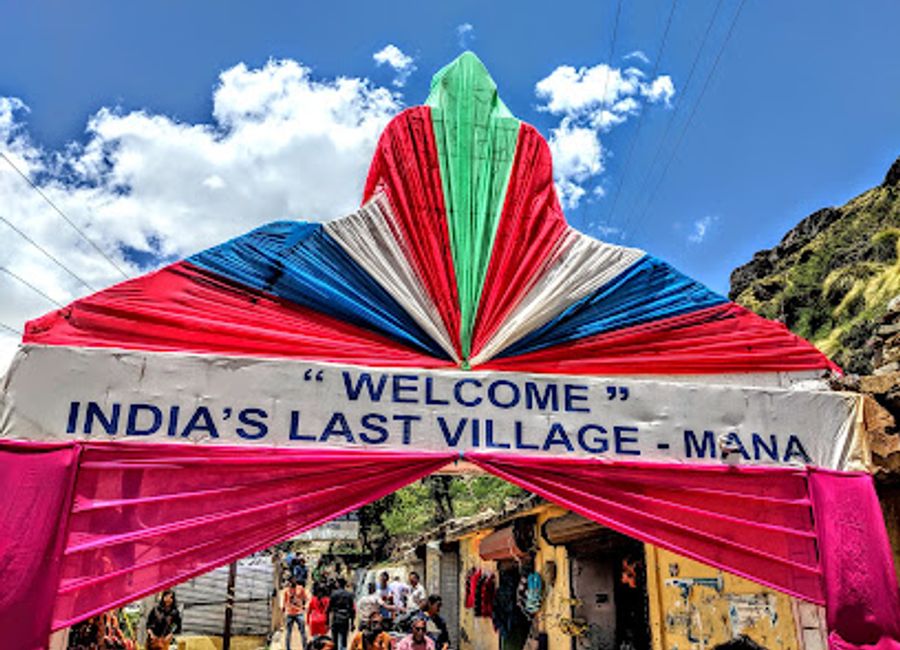 Discover the charm of Chandan Coffee Centre Maana, where exquisite coffee meets breathtaking Himalayan views in a cozy atmosphere.