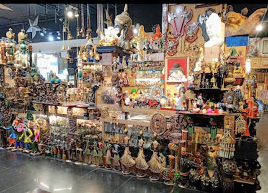 Discover the dynamic World Trade Park, Jaipur's premier shopping mall blending luxury shopping, entertainment, and unique culinary experiences.