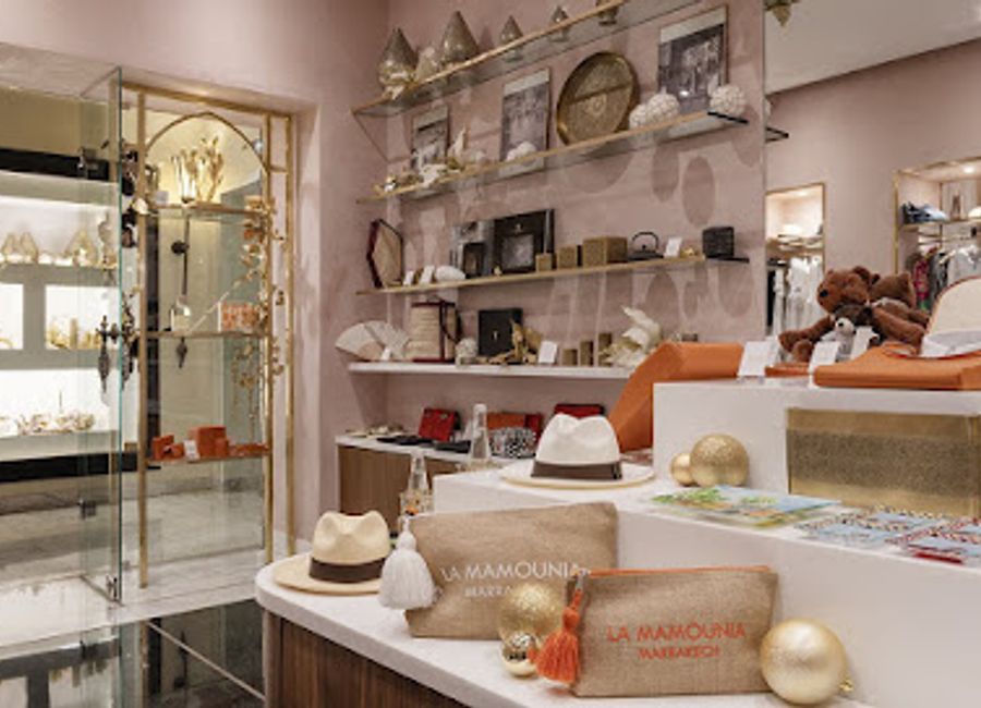 Discover La Boutique Mamounia in Marrakech for exquisite Moroccan crafts, textiles, and unique souvenirs that embody the rich heritage of Morocco.
