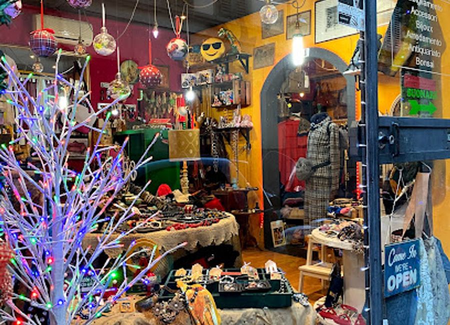 Explore the eclectic charm of Art & Fashion Vintage, a treasure trove of unique clothing, antiques, and crafts in the heart of Florence.