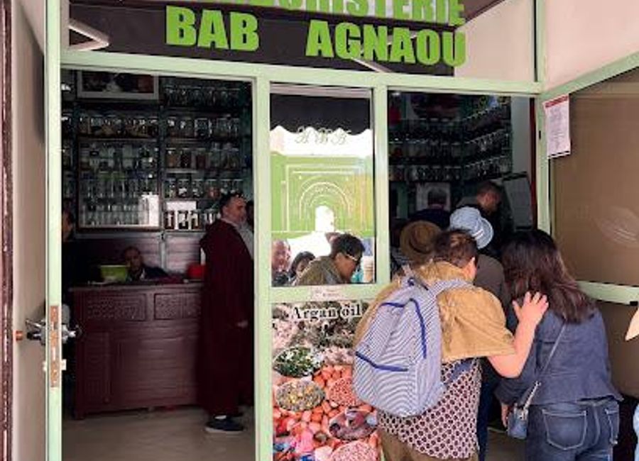 Explore the rich traditions of Moroccan herbal medicine at Herboristerie Bab Agnaou in Marrakesh, where nature's remedies await.