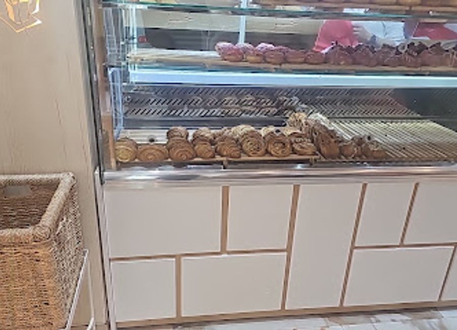 Experience the sweet taste of Chefchaouen at Patisserie Pain Chaouen, where delightful pastries and Moroccan treats await every visitor.