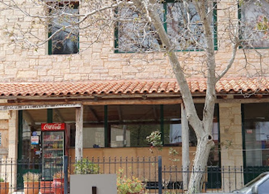 Discover the vibrant Traditional Market in Theriso, where local culture, unique gifts, and delicious cuisine come together in a delightful shopping experience.