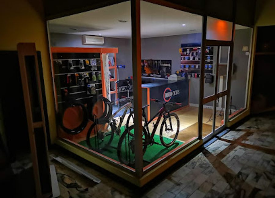 Discover the breathtaking Douro Valley with Douro Cycles, your hub for bicycle rentals and biking essentials in Peso da Régua.