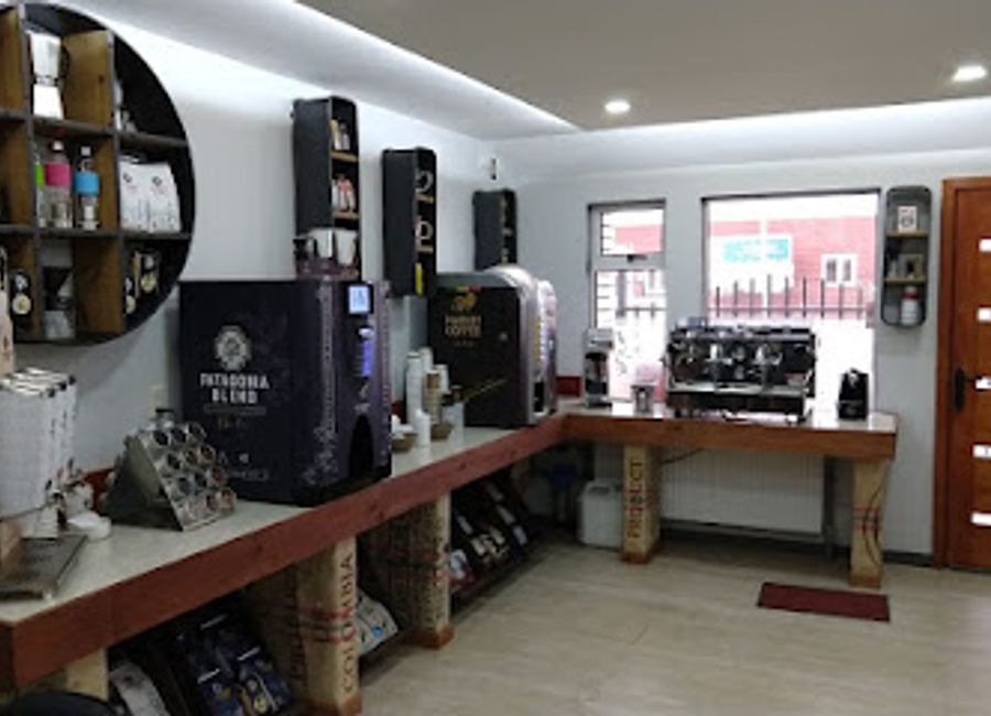 Discover the rich flavors of Patagonia at Patagonia Blend, your go-to coffee store in Puerto Natales, where every cup tells a local story.