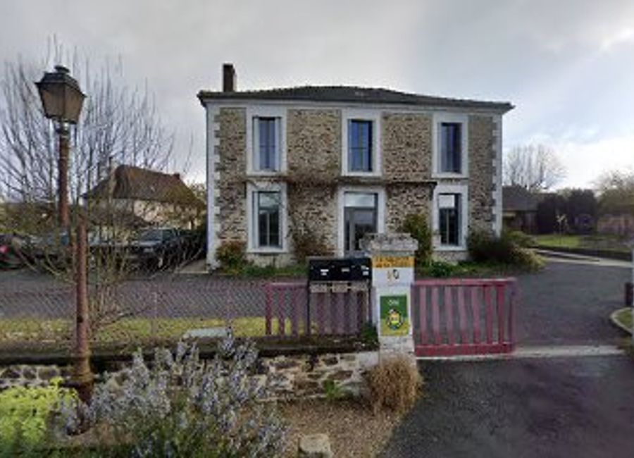 Experience the best of organic produce at Les Producteurs du Périgord Vert, a local treasure in Saint-Pierre-de-Frugie, France.