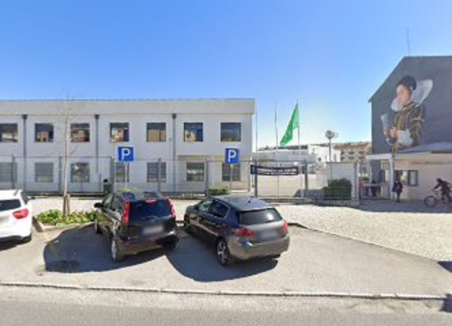 Discover fashionable accessories and trendy apparel at Parfois, the ultimate shopping destination in Tomar, Portugal.
