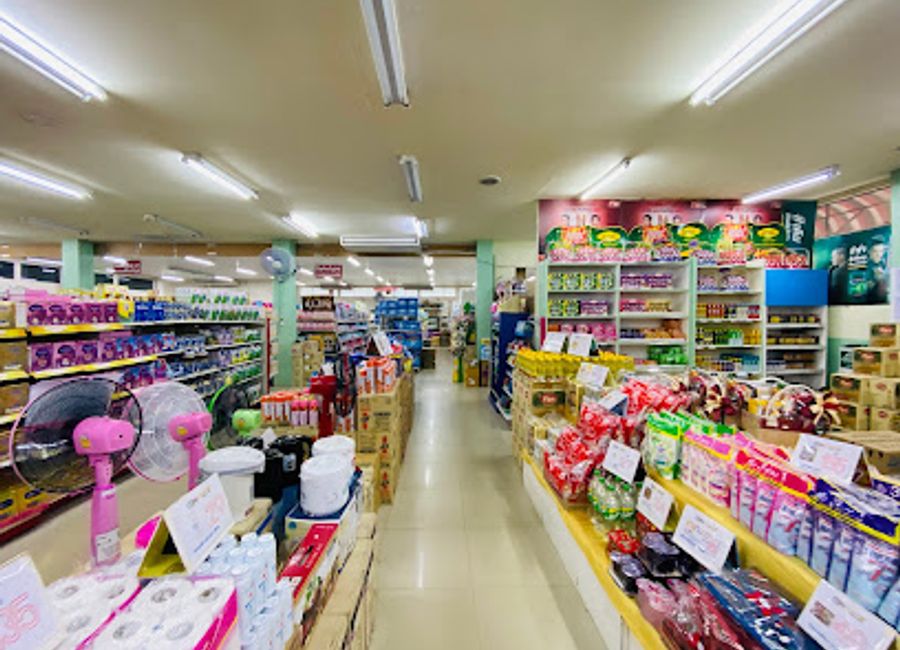 Experience the vibrant local culture and flavors at Kadkam Plaza, Mae Hong Son's beloved supermarket, where shopping meets tradition.