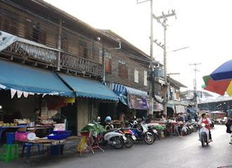 Explore Mueang Kanchanaburi Fresh Market for an authentic taste of Thai culture, vibrant local produce, and delicious street food.