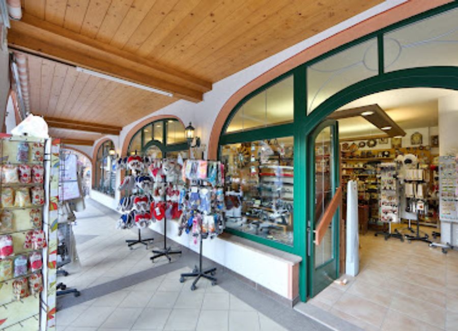 Explore Alpen Folk in Andalo for unique souvenirs, local crafts, and delightful perfumes that encapsulate the essence of the Trentino region.