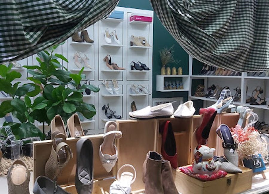 Discover LaMy Shop in Buon Ma Thuot, where unique footwear meets Vietnamese charm in a warm and inviting atmosphere.