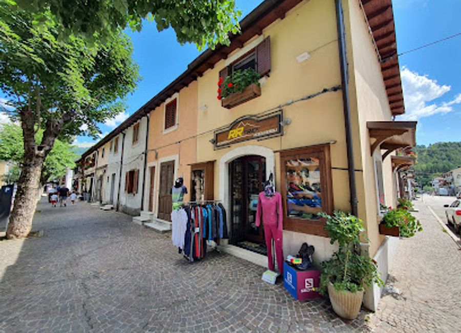 Explore Pescasseroli in style with RRTrek Outdoor's high-quality clothing and gear for every adventure.