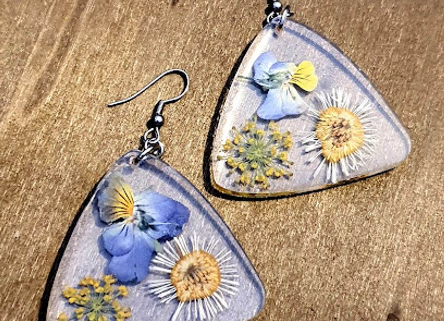 Explore the enchanting world of handcrafted artistry at Eden on Kangaroo Island, where local crafts reflect the beauty and culture of this stunning region.