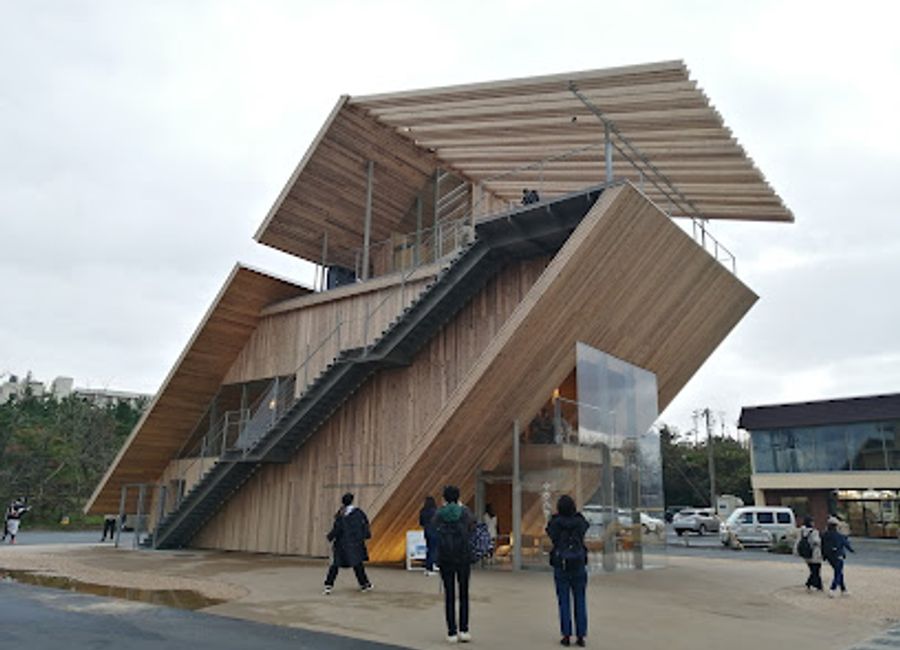 Experience the warmth of Takahama Café in Tottori - a haven for coffee lovers with a cozy atmosphere and delightful treats.