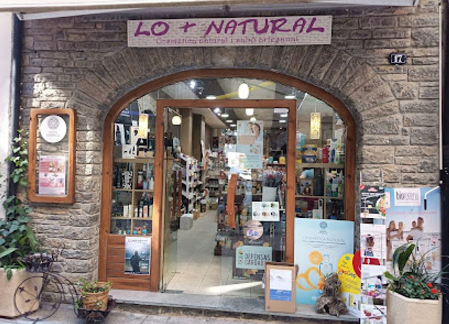 Explore eco-friendly beauty and wellness at Lo més natural, Sort's hub for organic cosmetics and herbal remedies.