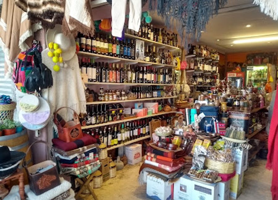 Discover the artistic heart of Salta at the Mercado Artesanal, where local crafts and flavors come together in a vibrant shopping experience.