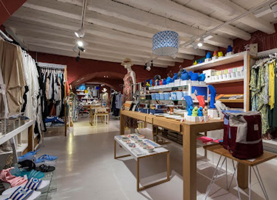 Discover unique Greek souvenirs at Forget Me Not, a charming store in Athens, perfect for finding authentic gifts and handmade crafts.