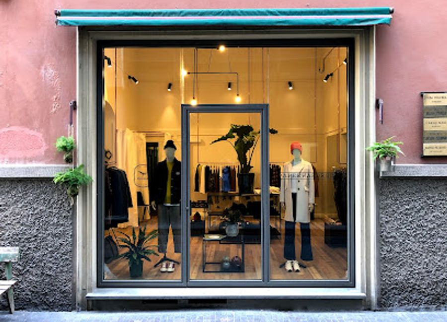Discover unique wooden fashion pieces at Wooden Parma, a haven for sustainable style and local craftsmanship in the heart of Italy.